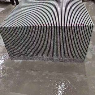 肇庆芝麻白毛板荒料切割