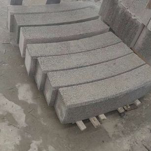 肇庆芝麻白弧形路牙石