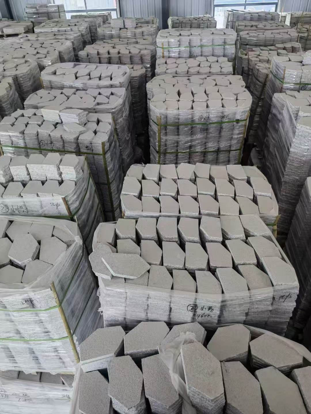 肇庆芝麻白石材冰裂纹，碎拼。