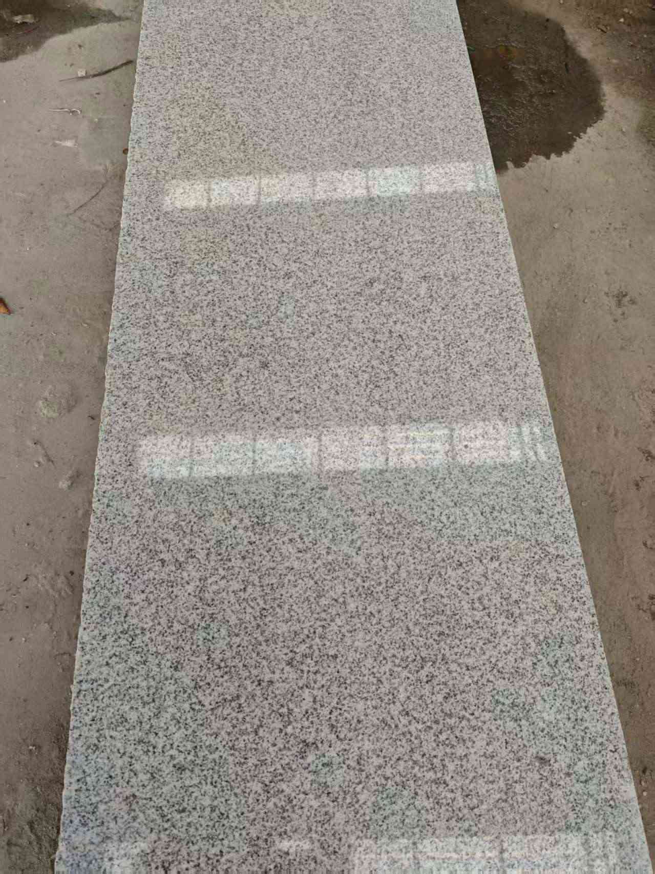 肇庆芝麻白光面毛板